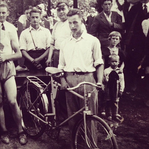 http://www.RetroMoto.lv/images/uploads/1327939660-geo-gaishaa-kraasaa.jpg