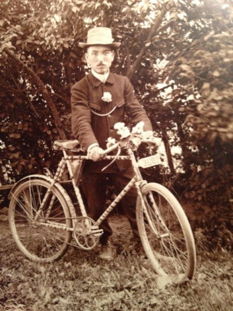 http://www.RetroMoto.lv/images/uploads/1327939745-russia-1910.jpg