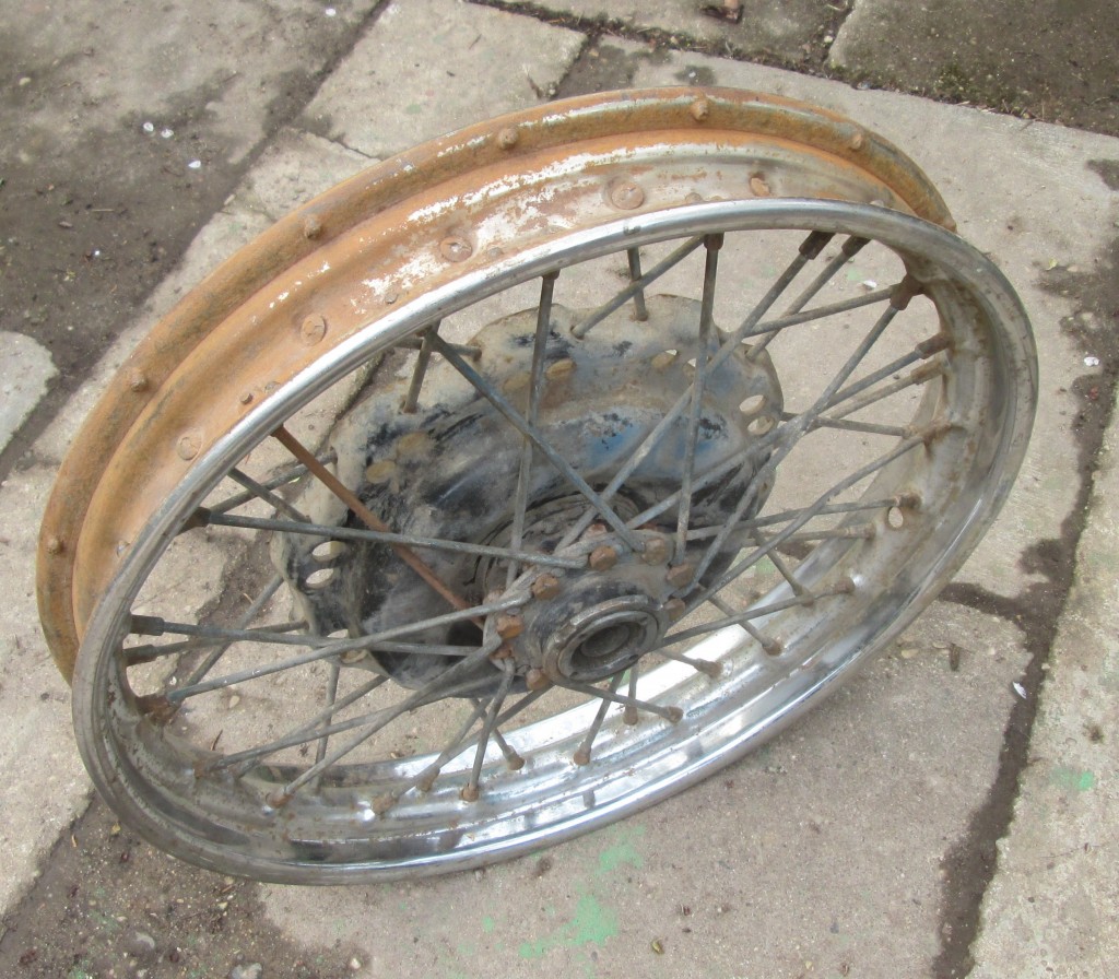 http://www.RetroMoto.lv/images/uploads/1621429711-disks1.jpg