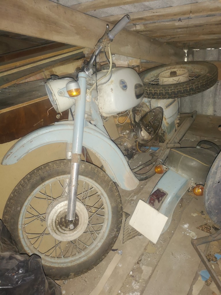 http://www.RetroMoto.lv/images/uploads/1711542064-img-20200804-141929.jpg