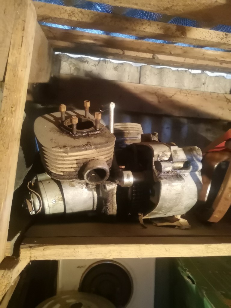 http://www.RetroMoto.lv/images/uploads/1711542071-img-20200804-141204.jpg